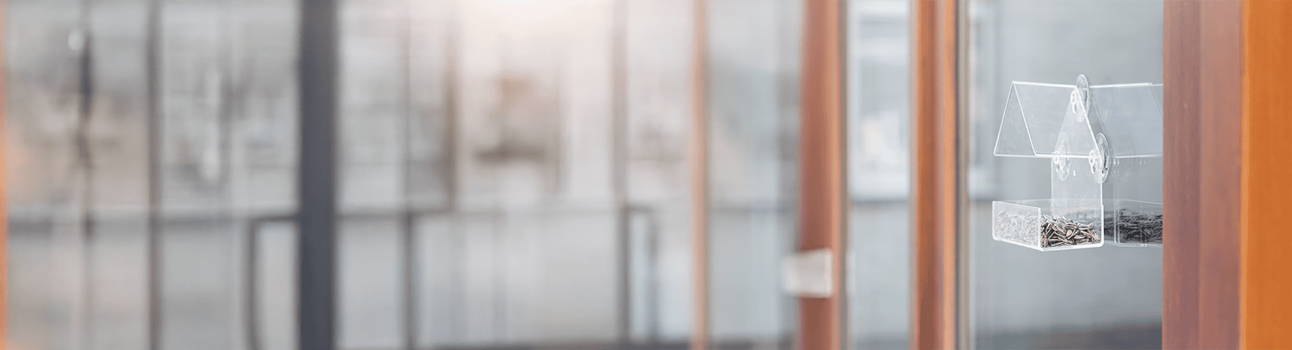 Fensterfutterhaus mit Saugnäpfen – Hängendes Vogelhäuschen